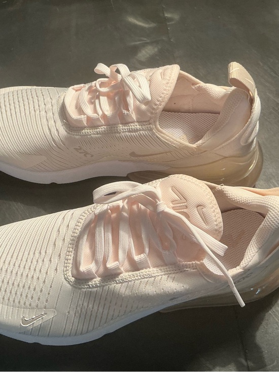 ‼️NEW Nike Air Max 270 Womens Sneakers - Picture 2 of 5